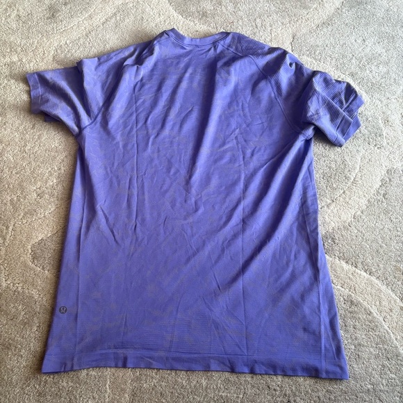 Lululemon Metal Vent Tech Short Sleeve Shirt 2.0
Block Floral Prosecco - Picture 7 of 8